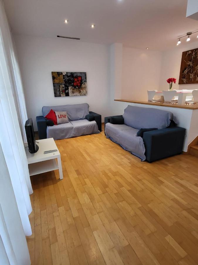 Вилла Casa New York Камбрильс Экстерьер фото